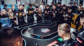 Carrera Racing Night 2025: Gaming-Stars kämpfen um den Racing-Titel Carrera Racing Night