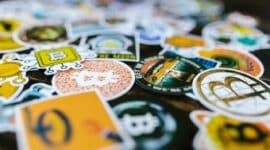 Blockchain-Gaming: Neue Hubs und spezialisierte Infrastrukturen setzen klare Impulse 70 Foto von RDNE Stock project: https://www.pexels.com/de-de/foto/investition-aufkleber-bestande-forex-8370377/